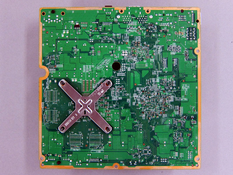 Illustration for article titled The New Xbox 360 Torn Apart